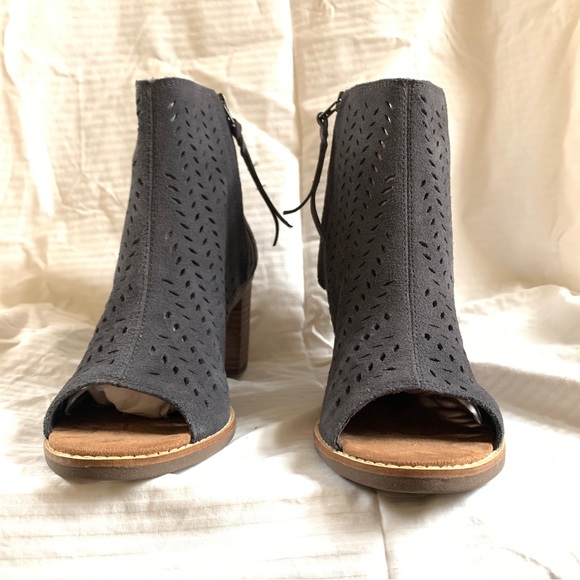 TOMS Majorca Suede Peep Toe Chunky Heel Booties
Forged Iron Grey US 8 - Picture 10 of 12
